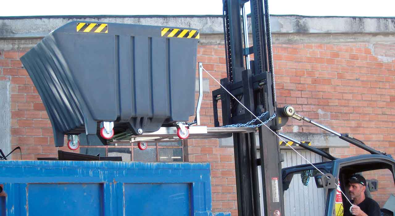 Polyethylene tipping skip bucket